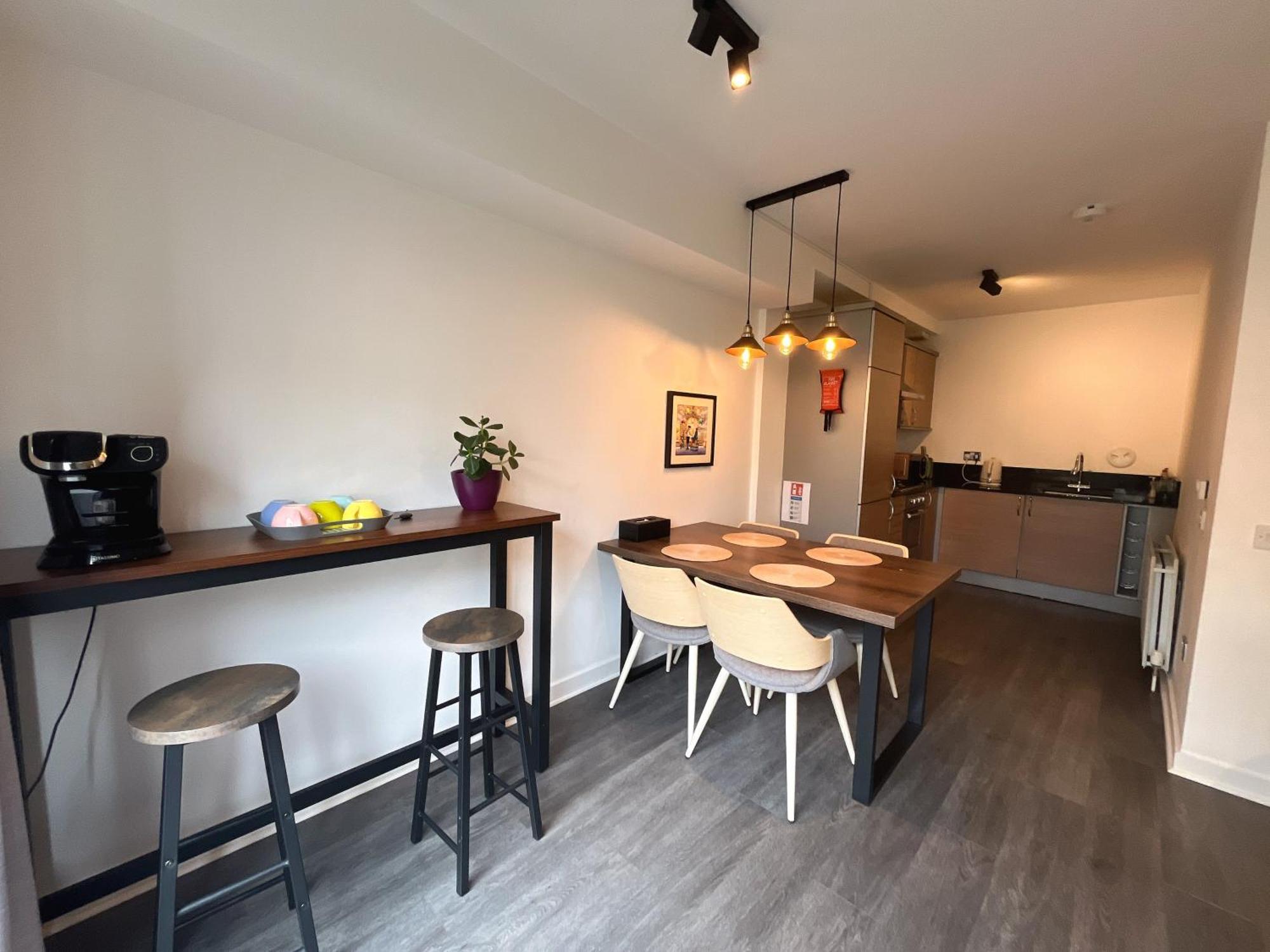 Apartment 2 Bath Free Parking — Photos 1